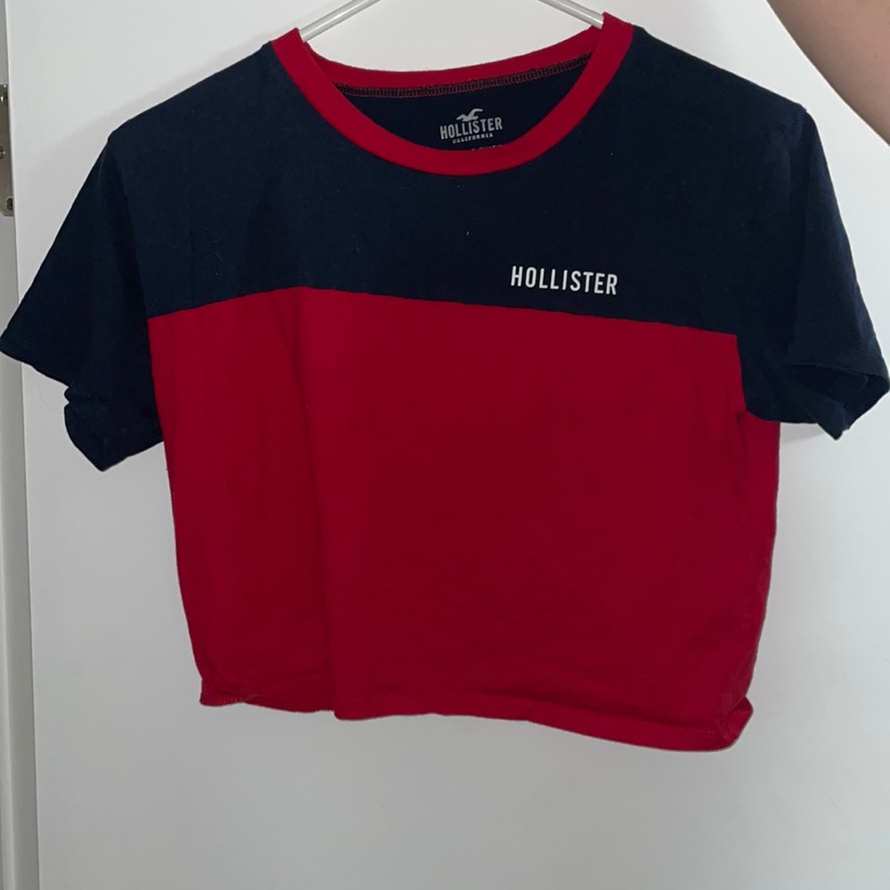 hollister red and blue crop top